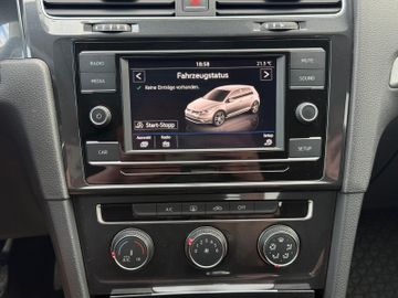 Volkswagen Golf - 10