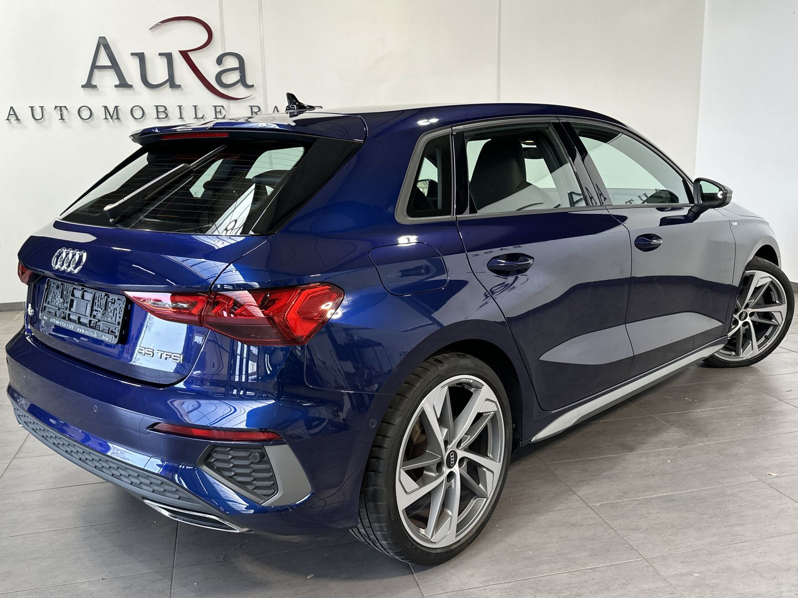 Fahrzeugabbildung Audi A3 SpB 35 TFSI S-Line NAV+LED+B&O+KAM+19ZO+VCOCK