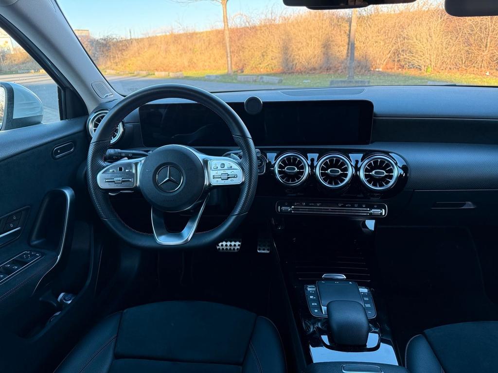 Mercedes-Benz A 220