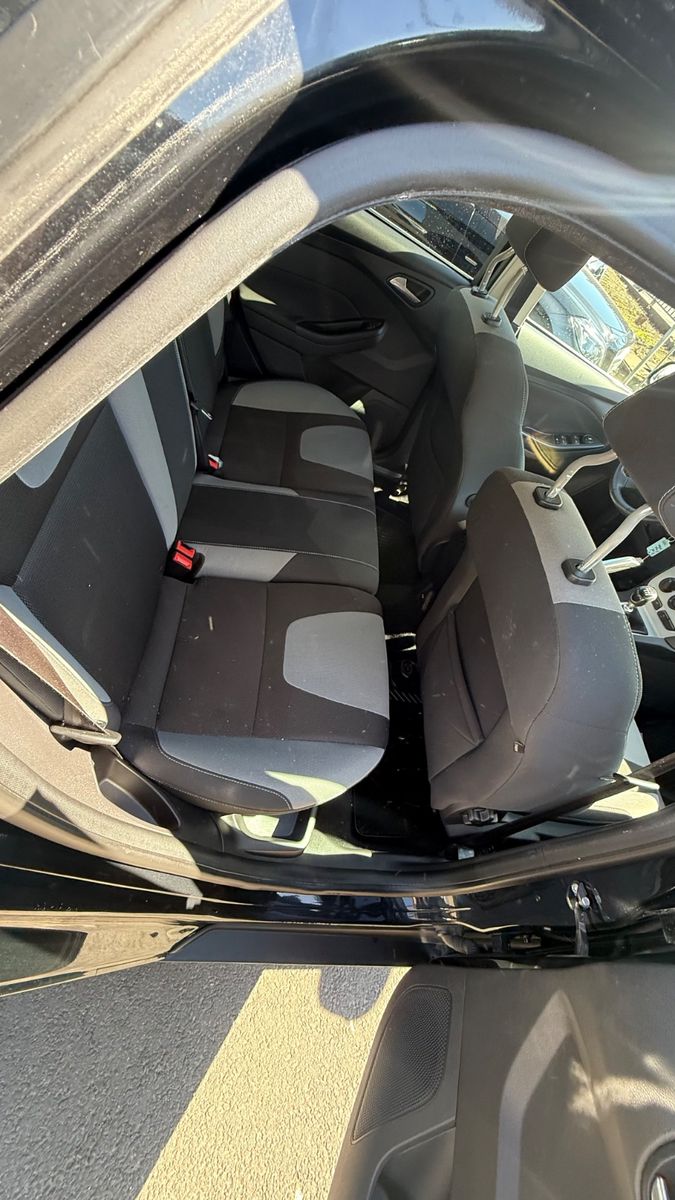 Fahrzeugabbildung Ford Focus Turnier Champions Edition