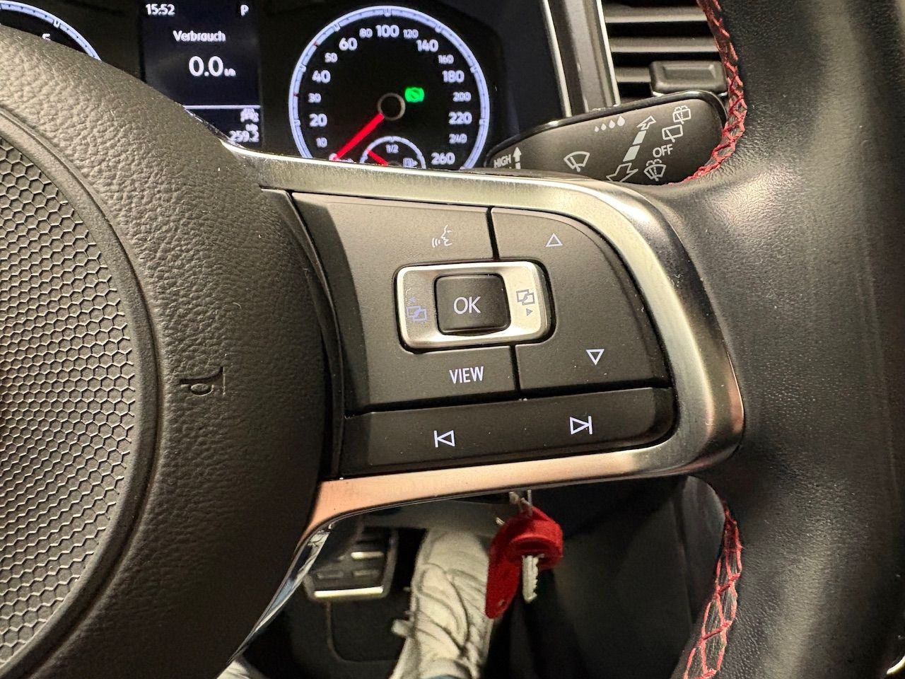 T-Roc Sport 1.5 TSI DSG AHK NAVI ACC RFK SHZ