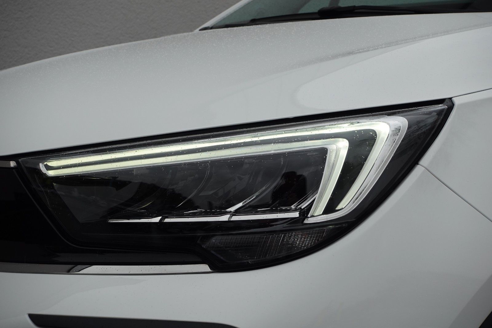 Fahrzeugabbildung Opel Crossland Elegance 1.2T,Navi,Kamera,Sitzhz,Allw.