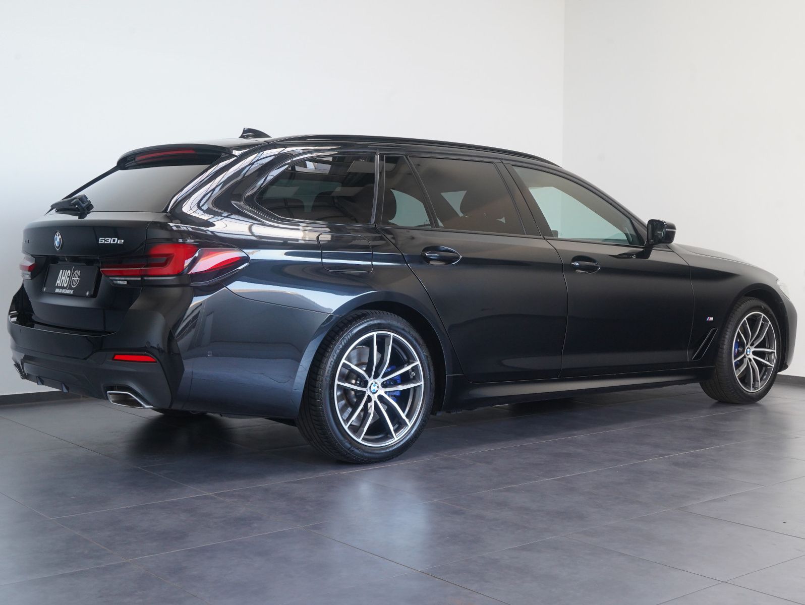 Fahrzeugabbildung BMW 530 e xDrive Touring M Sport SHADOW/HEADUP/AHK