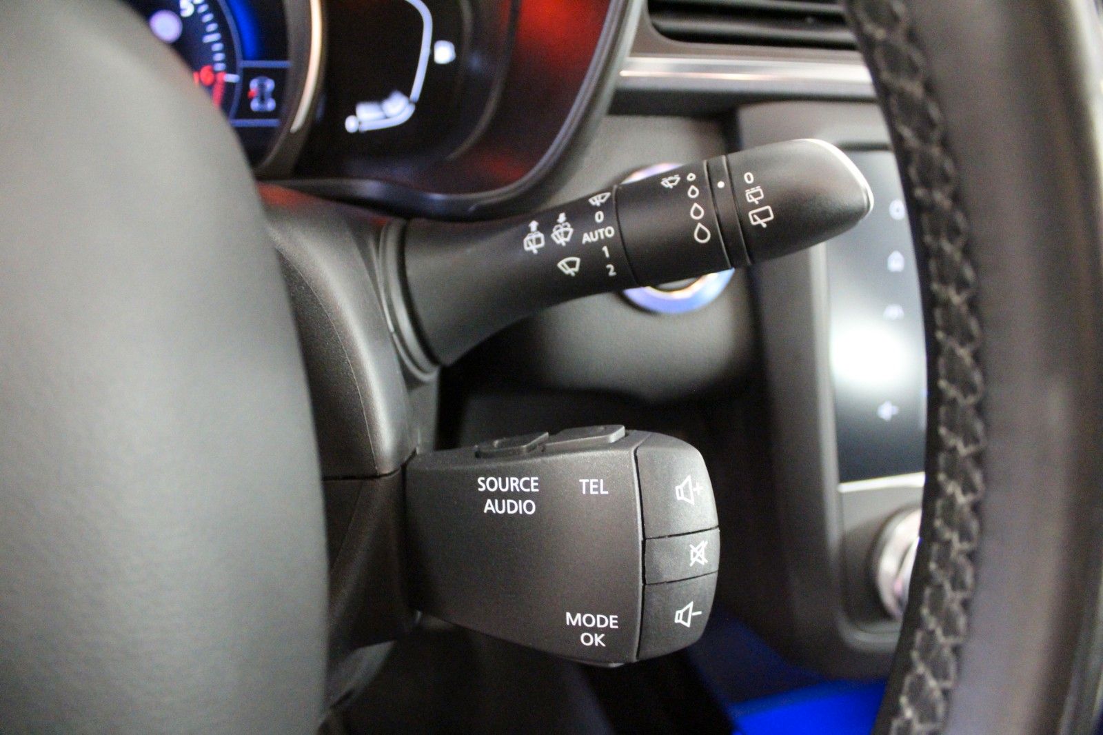 Fahrzeugabbildung Renault Kadjar TCe 140 EDC Limited  Automatik