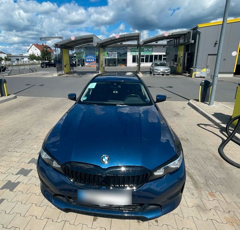 Image of BMW 320