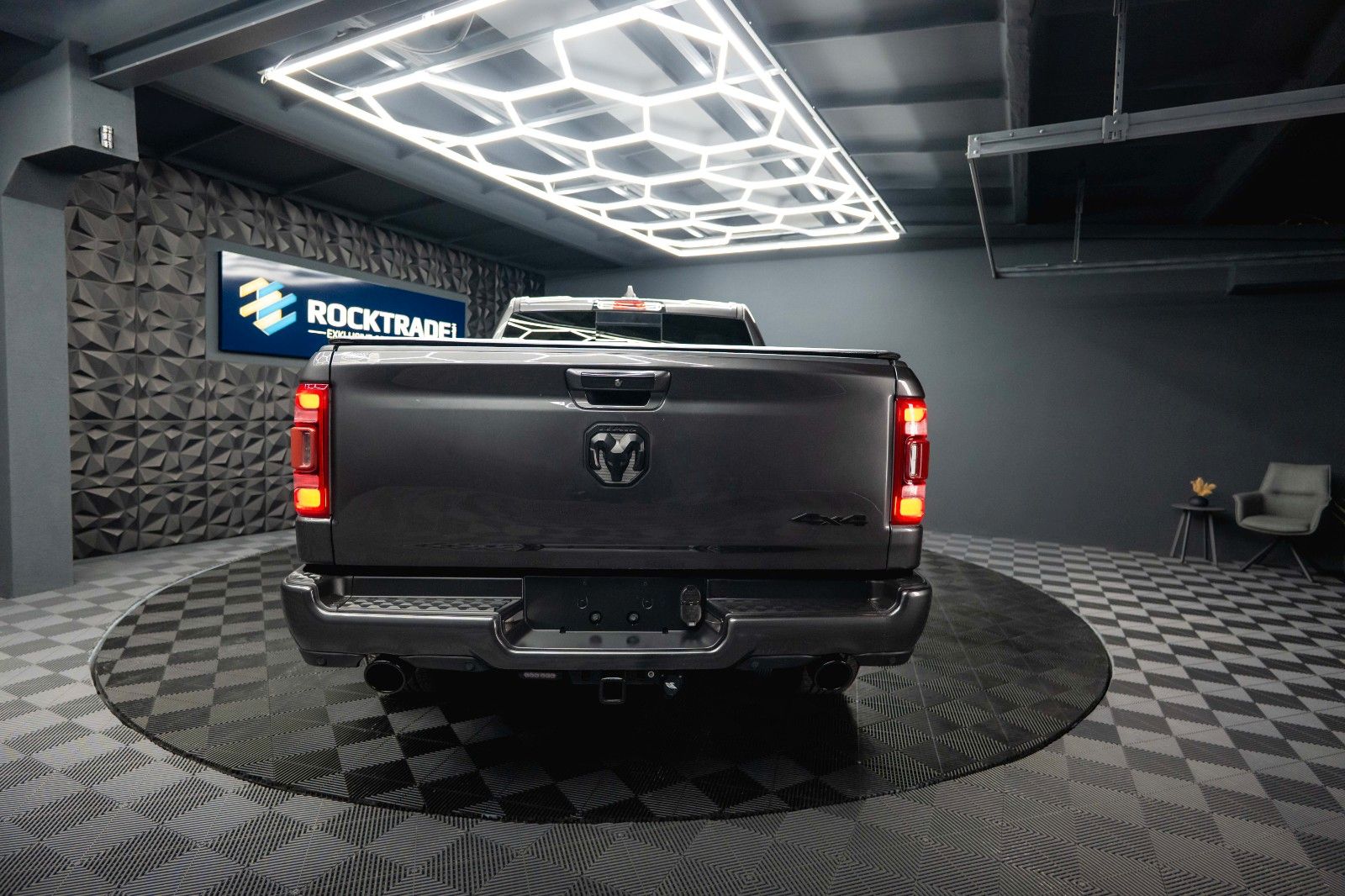 Fahrzeugabbildung Dodge RAM 5.7 V8 HEMI 4x4 LIMITED Night LongBed *ACC*