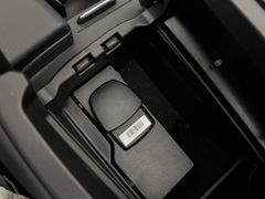 MERCEDES-BENZ E 200 CGI / NUR 54.tKM / GARANTIE / 2.HD MERCEDES-BENZ E 200 CGI / NUR 54.tKM / GARANTIE / 2.HD