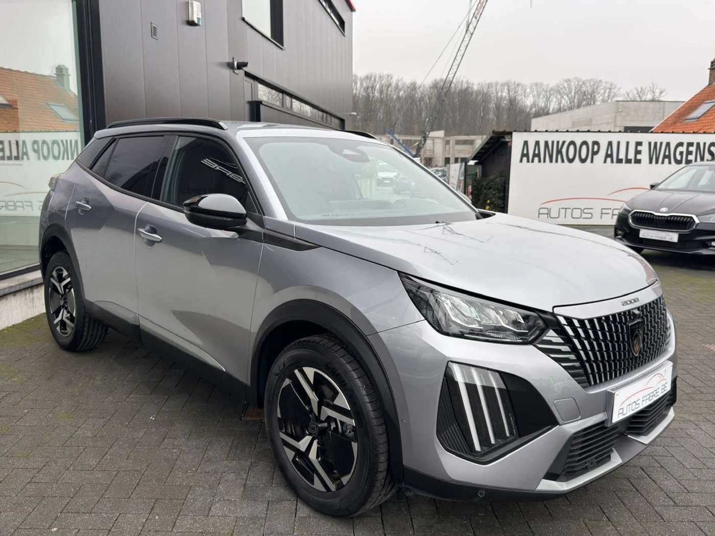 Peugeot 2008 12 Hybride Allure Automaat imagem 3