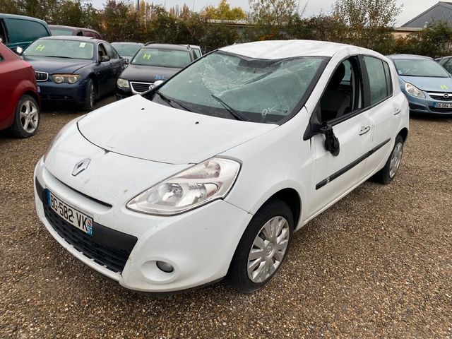 Renault Clio III  1.2 i ESSENCE   ps 75