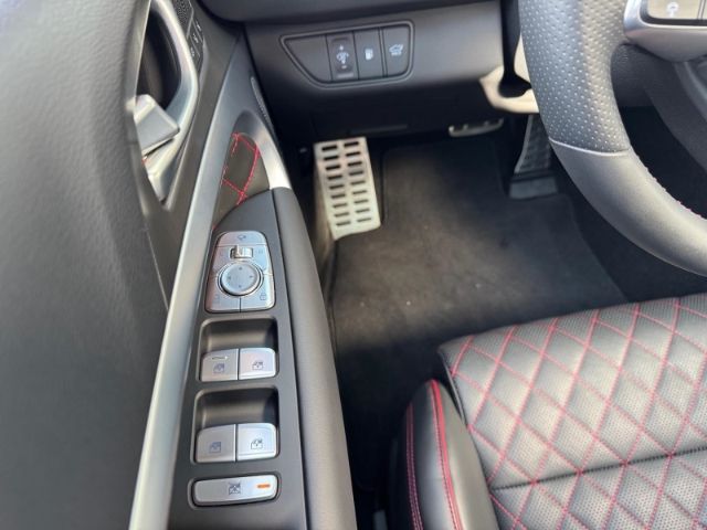 Fahrzeugabbildung Genesis G70 Shooting Brake 2.0T RWD Sport Sportpaket Nav