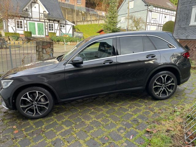 Mercedes-Benz Mercedes Benz GLC 300D 4 MATIC AMG