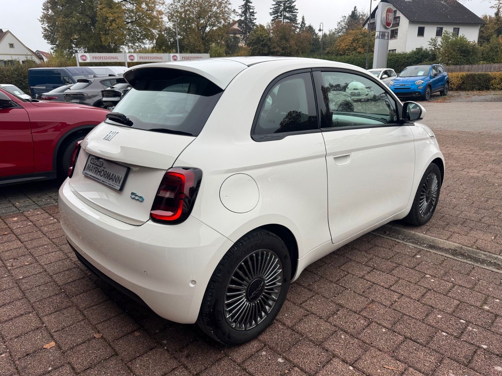 Fahrzeugabbildung Fiat 500e Icon NAVI SITZHEIZUNG KAMERA TEMPOMAT