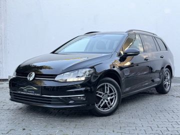 Volkswagen Golf - 1