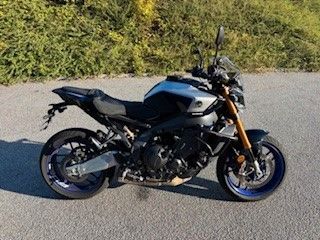 Fahrzeugabbildung Yamaha MT 09 SP Erstbesitzer! Viel Zubehör!