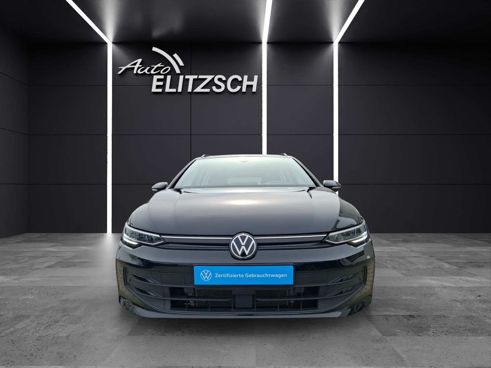 Fahrzeugabbildung Volkswagen Golf VIII Variant TSI Life Standhzg. LED Navi AI