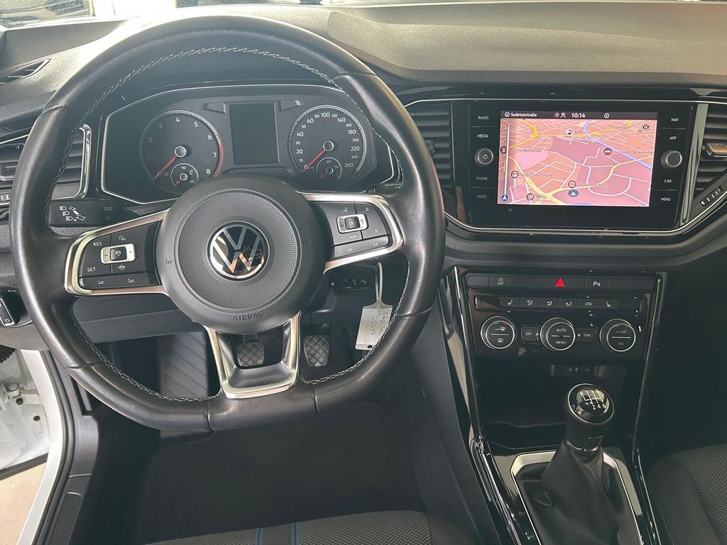 Volkswagen T-Roc 1.5 TSI BLACK-STYLE*NAVI*PDC+CAM*SHZ*LED*