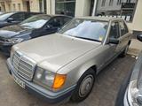 Mercedes-Benz 230 E - Mercedes-Benz 230 Gebrauchtwagen in Berlin
