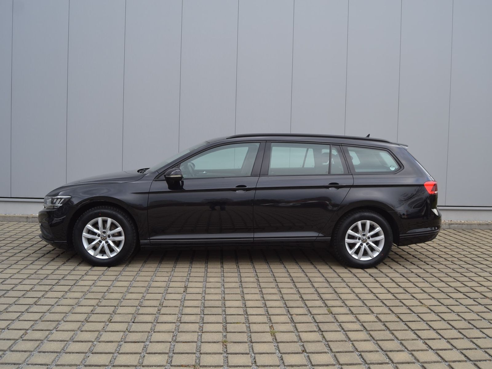 Passat Variant 1.5 TSI LED/NAVI+VZE+RFK/BUSINESS