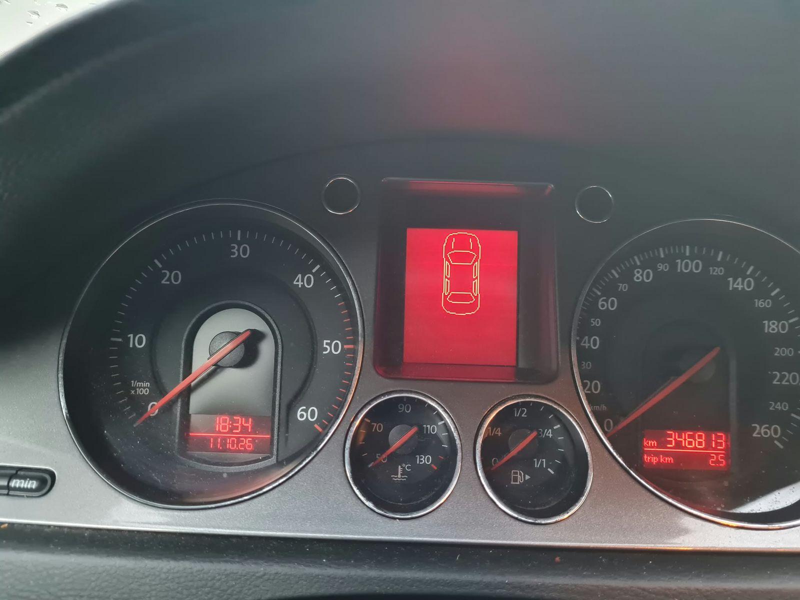 Volkswagen Passat 2008 — interior