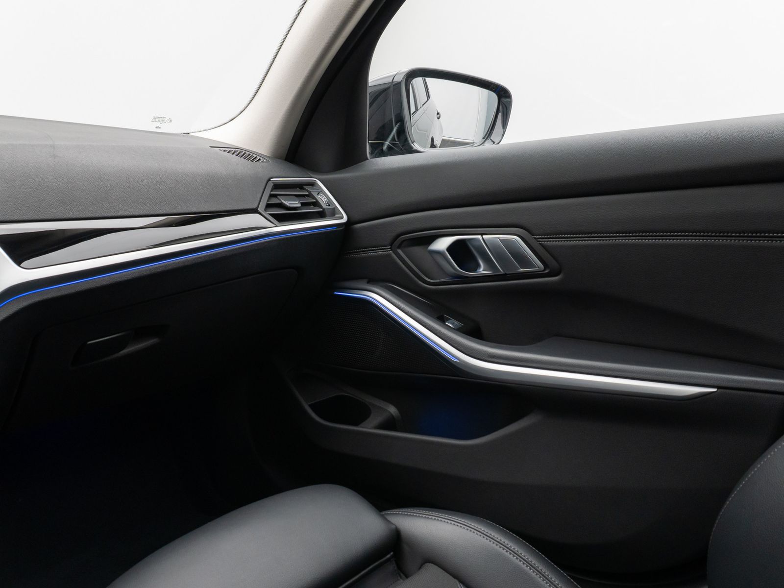 Fahrzeugabbildung BMW 330d xD SportLine Kamera CockPit+HUD Lordos LED