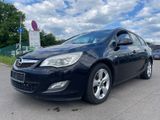 Opel Astra J Sports Tourer Edition - Opel Astra aus 2010: Sports Tourer