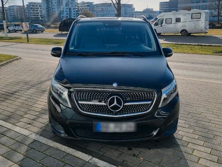 Image of Mercedes-Benz V 220