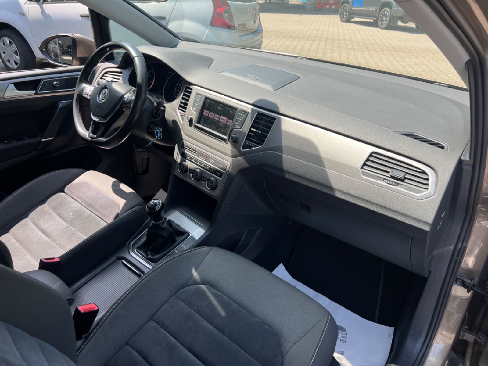 Fahrzeugabbildung Volkswagen Golf Sportsvan VII Comfortline *MASSAGE-SITZE *