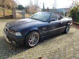 BMW E 36 Oldtimer - gebrauchte BMW 318 aus dem Jahr 1996
