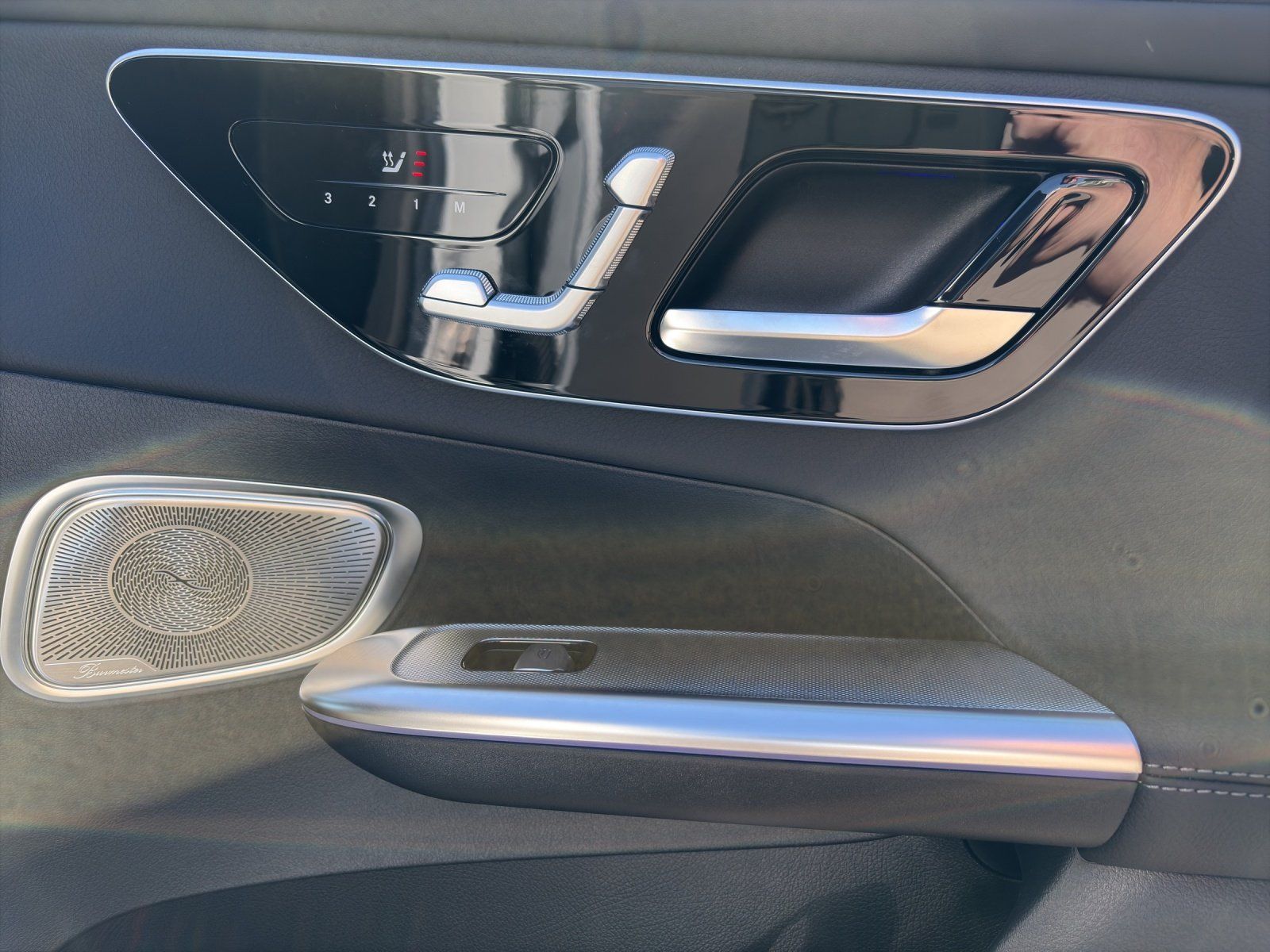 Fahrzeugabbildung Mercedes-Benz GLC 300 d 4M AMG 360° DIG.LIGHT AHK PSD Burmest