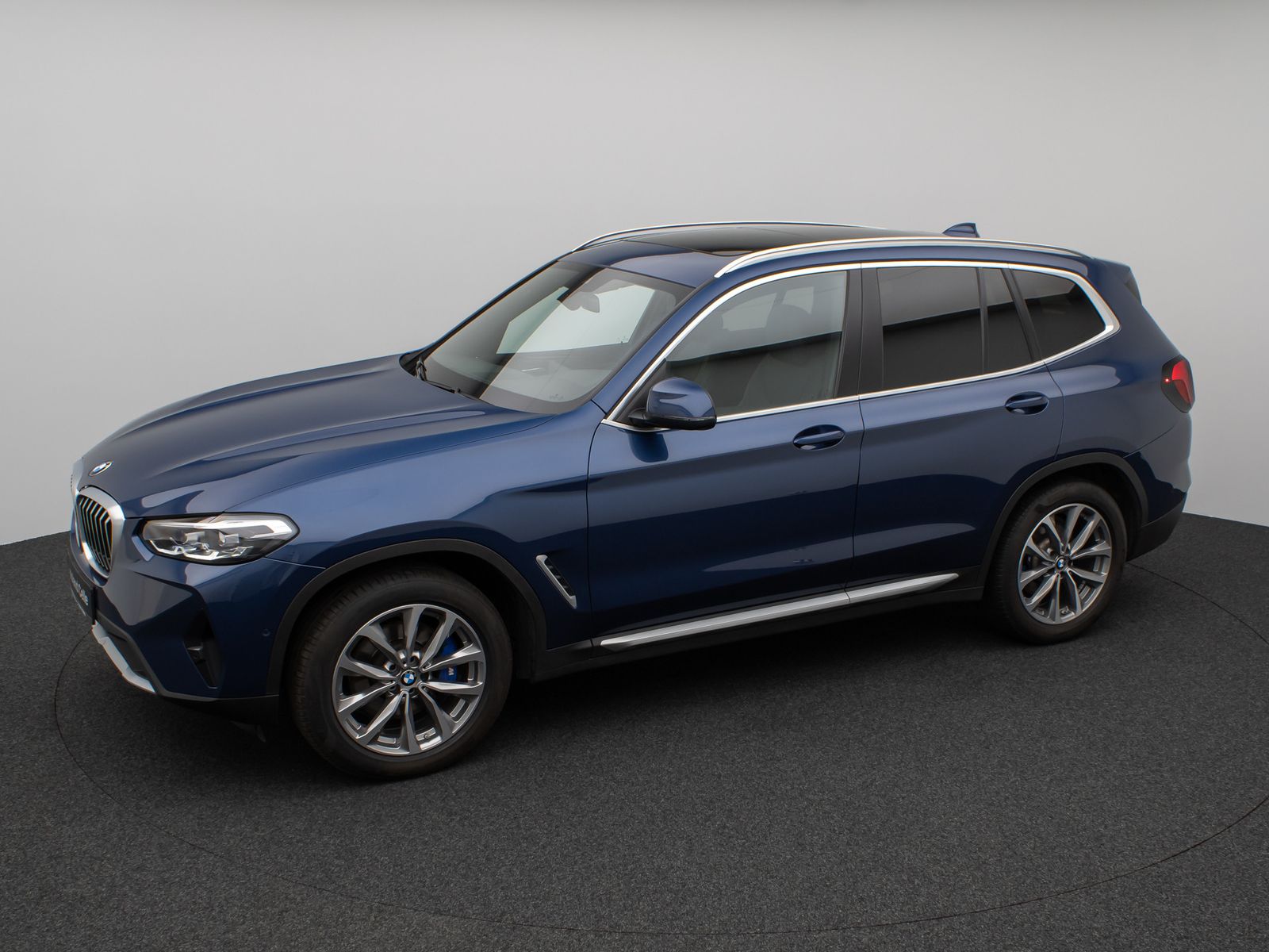 Fahrzeugabbildung BMW X3 xD30i Panorama Kamera DAB HiFi Sport 19Zoll