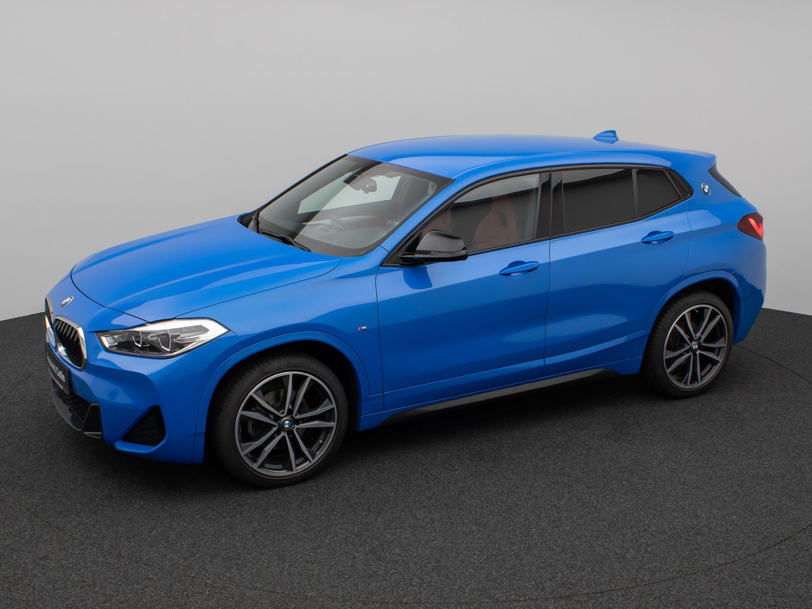 Fahrzeugabbildung BMW X2 sD18d M Sport Kamera HUD DAB HiFi Komfort 19"