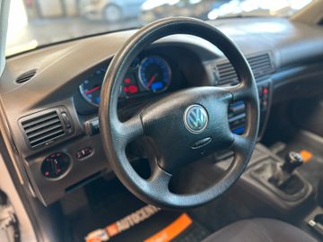 Volkswagen Passat*SZHZ*KLIMAAUTOMATIK*TÜV 092028*