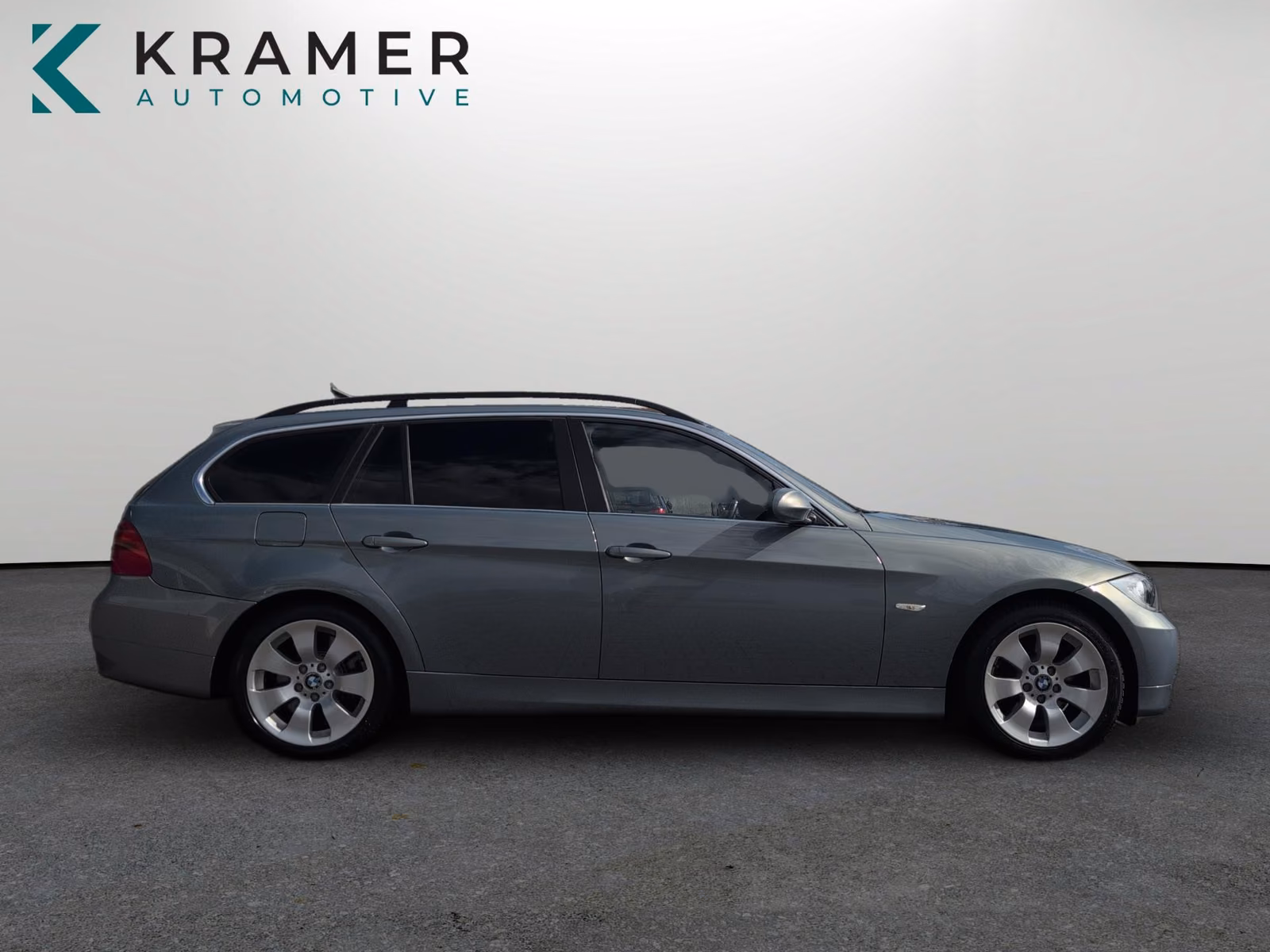 BMW 330xi Touring 258 ch 6 cylindres xDrive • Boîte auto • Toit pano • Xénon • Attelage
