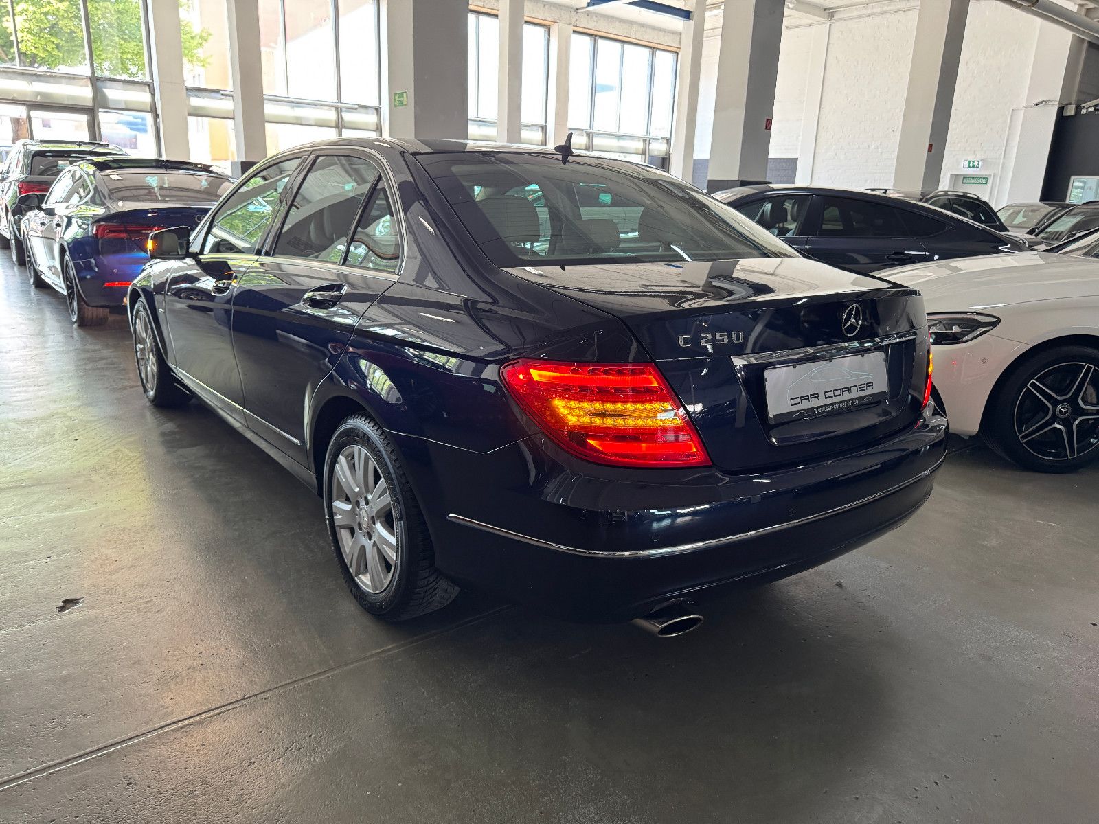 Fahrzeugabbildung Mercedes-Benz C 250 CGI BE 7GT ELEGANCE COMAND ILS KAMERA 1.VB
