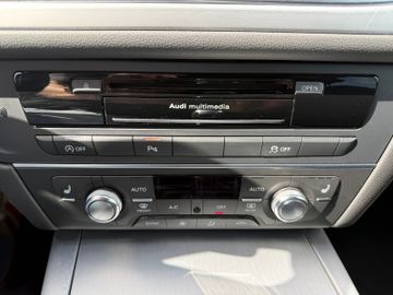 Audi A6 Avant 3.0 TDI quattro+S-Line+Xenon+Navi+e.HKL