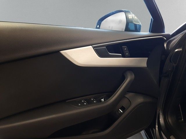 Fahrzeugabbildung Audi A4 Avant S line 35TFSI AHK Navi eleHeck 19"