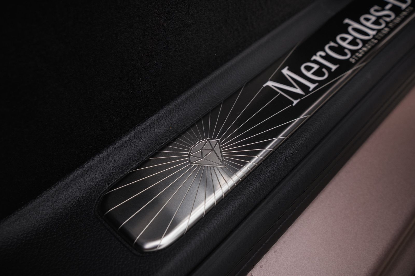 Fahrzeugabbildung Mercedes-Benz G 500 STRONGER THAN DIAMONDS 1of300-20KM!