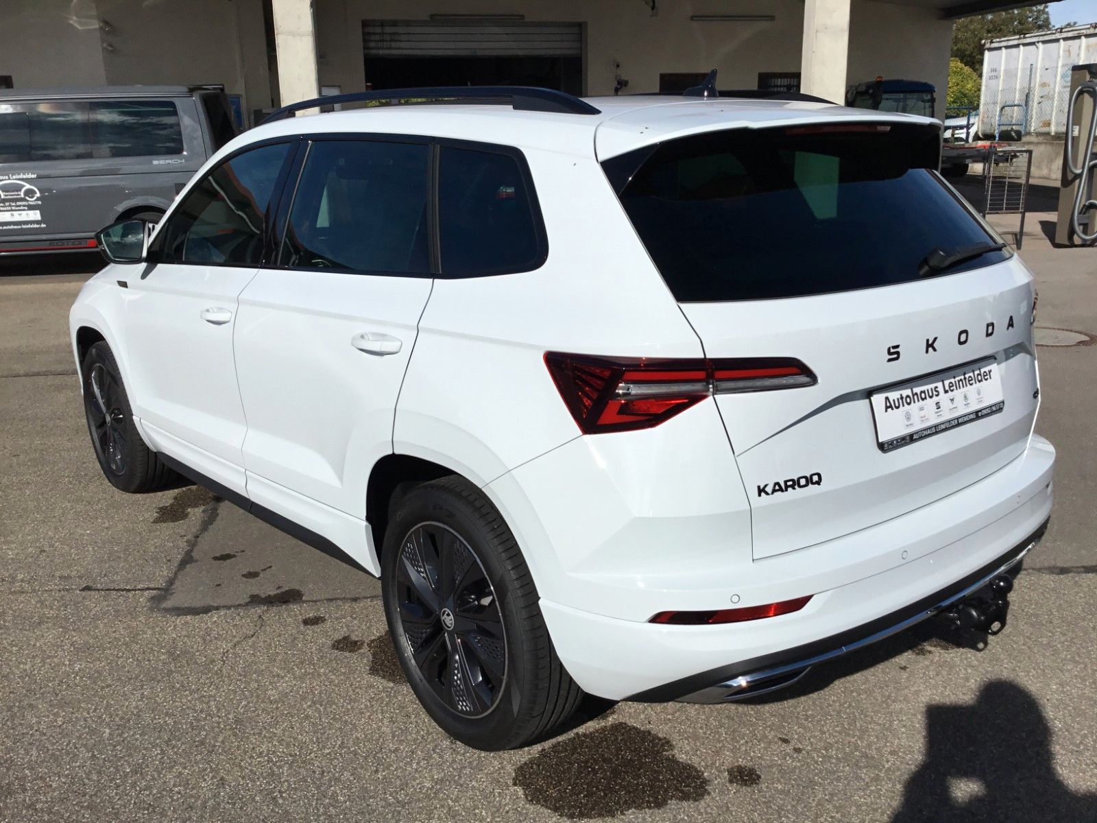 Fahrzeugabbildung SKODA Karoq 2.0l TSI DSG 4x4 Sportline+Pano+Standheizu