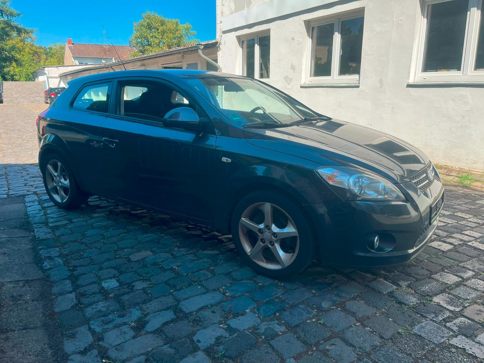 Kia cee'd TÜV 1. Hand