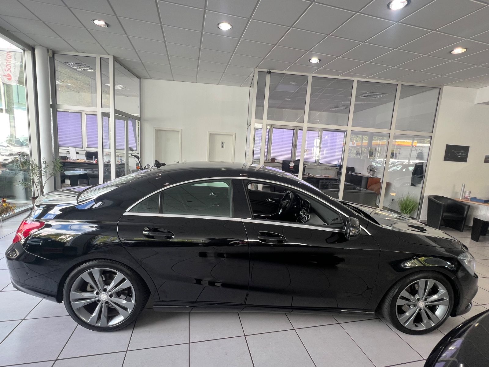 Fahrzeugabbildung Mercedes-Benz CLA 200 Sport* NUR 51.021Km* 2.HAND* SPORT LINE