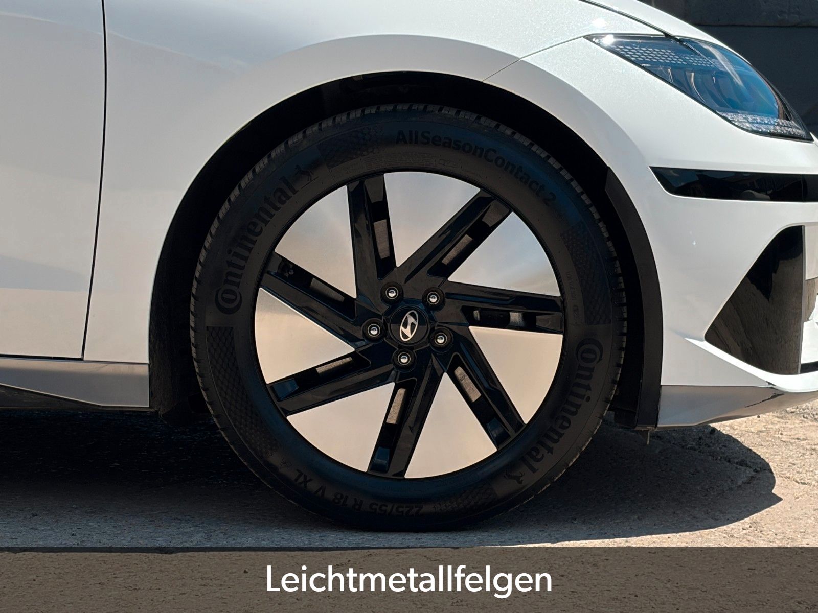 Fahrzeugabbildung Hyundai IONIQ 6 Elektro 53 kWh ACC CAM KZG LHZ CarPlay