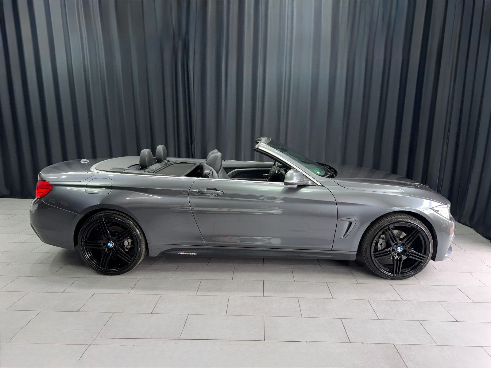 Fahrzeugabbildung BMW 428I Cabrio xDrive|M-Paket|LEDER|HIFI|KAMERA
