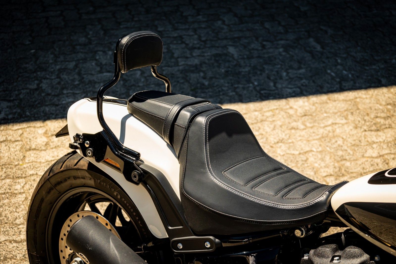 Fahrzeugabbildung Harley-Davidson FXFBS FAT BOB 114 CUI SOFTAIL - JEKILL&HYDE -