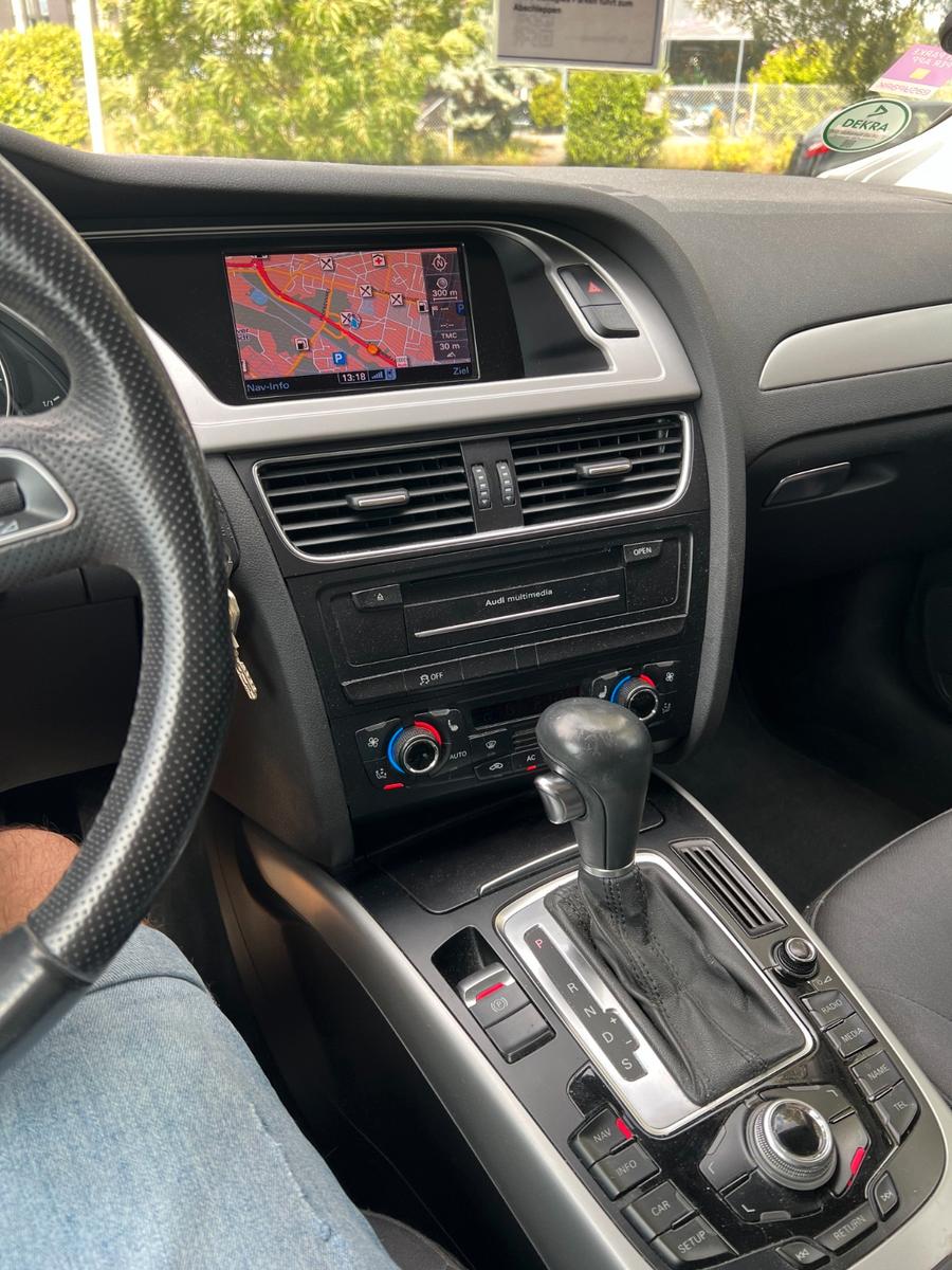 Audi A4 2011 — photo 5