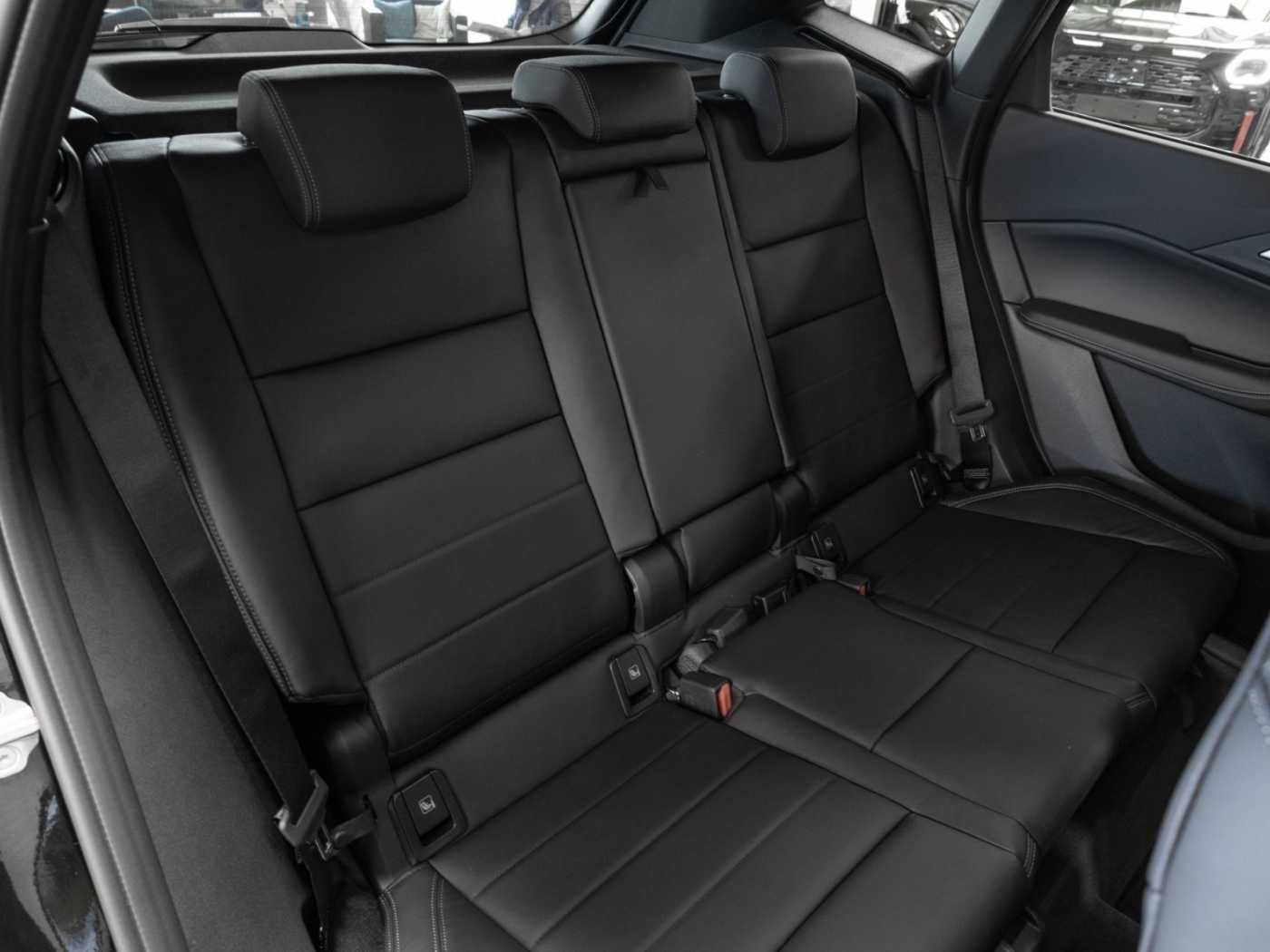 BMW 223 Active Tourer - Bild 4