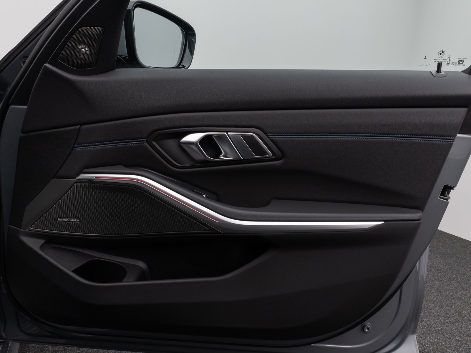 Fahrzeugabbildung BMW 330i M Sport Kamera DAB HUD H/K Komfort Panorama