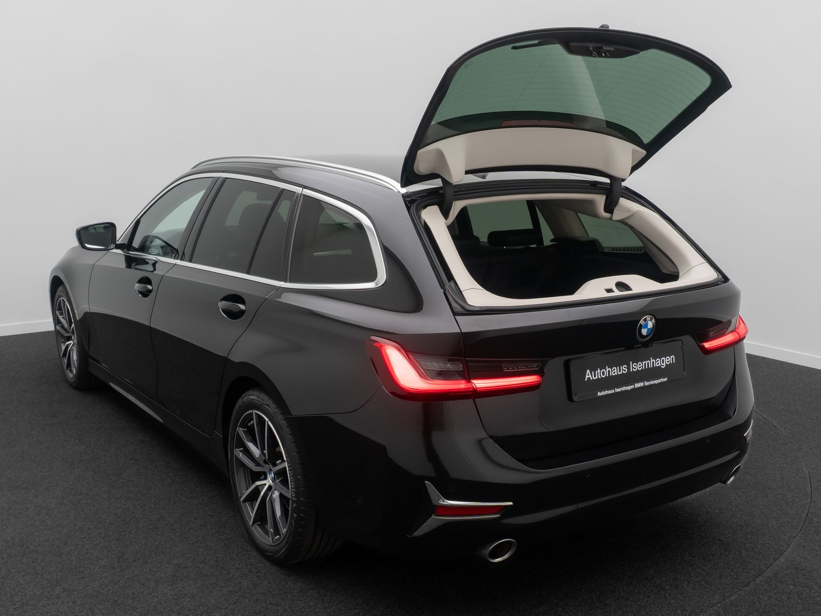 Fahrzeugabbildung BMW 330i xD Luxury Line HUD DAB Komfort 360&deg; Leder