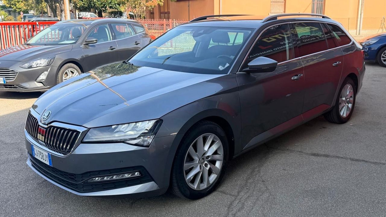 Skoda Superb 2.0 TDI EVO 200 CV SCR DSG Wagon 4x imagem 3