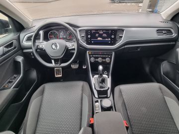 Fahrzeugabbildung Volkswagen T-Roc 2.0 TDI 7-DSG Active NAVI 17"Alu PDC