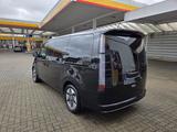 Hyundai STARIA 2.2 CRDi Signature 7-Sitzer Auto 4WD ... - schwarze Hyundai STARIA